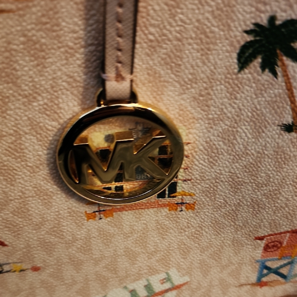 Michael Kors Gilly Large Drawstring Tote And Wallet. Hotel Kors Limited Edition - Picture 6 of 15